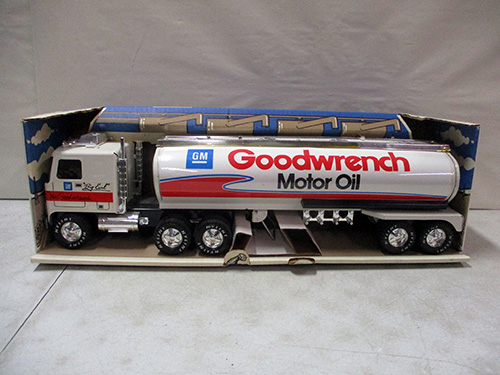 image of Nylint GM Goodwrench Motor Oil Tanker Truck Toy
