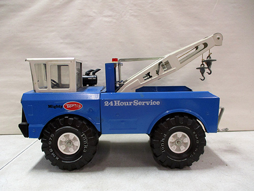 image of Tonka Mighty Tow Truck Metal Toy