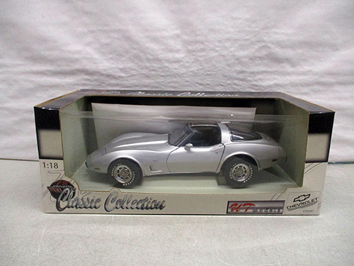 image of 1:18 Diecast Chevrolet Corvette Classic Model Car
