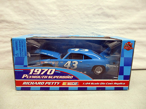 image of 1970 Plymouth Superbird Richard Petty Die-Cast