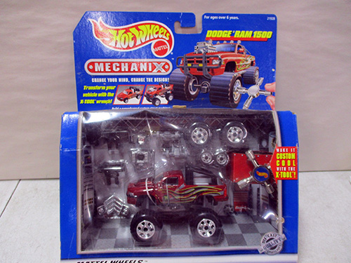 image of Hot Wheels Mechanix Dodge Ram 1500 Set