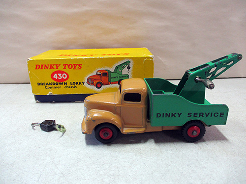 image of Dinky Toys No. 430 Breakdown Lorry with Box