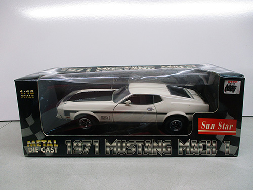 image of Sun Star 1971 Mustang Mach 1 1:18 Die-Cast Model