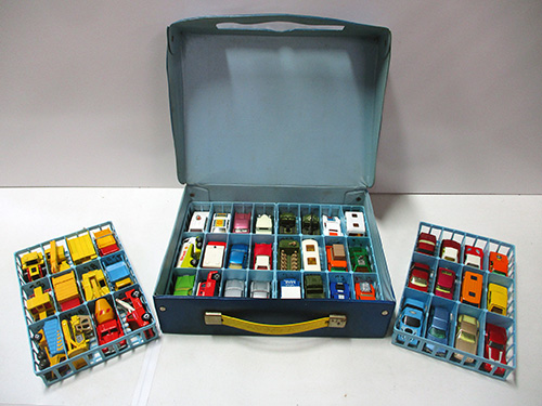 image of Matchbox Die-Cast Toy Cars with Carrying Case