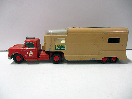 image of Matchbox King Size Horse Transport Truck 