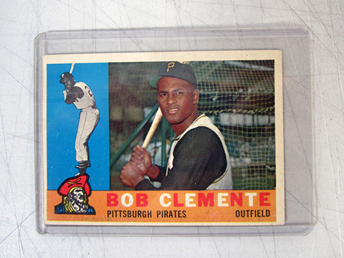 image of 1960 Topps Roberto Clemente Baseball Card