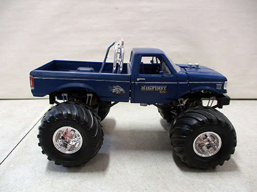 image of Big Foot Monster Truck with Oversized Tires plastic model