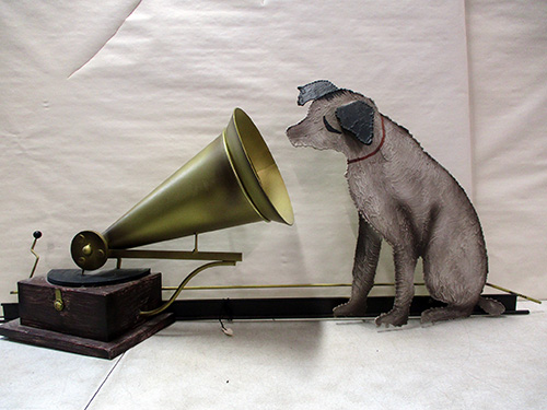 image of 1940's RCA Nipper Dog with Phonograph