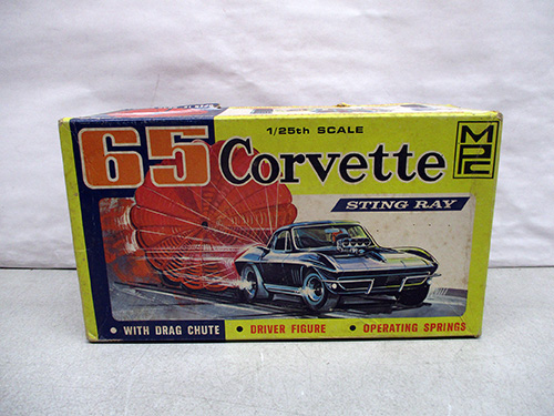 image of 1/25th Scale 1965 Corvette Sting Ray Model Kit