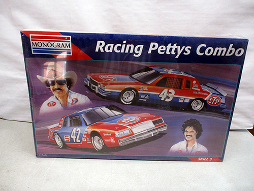 image of Monogram Racing Pettys Combo Model Kit