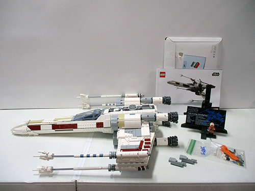 image of LEGO Star Wars X-Wing Starfighter Set with Accessories