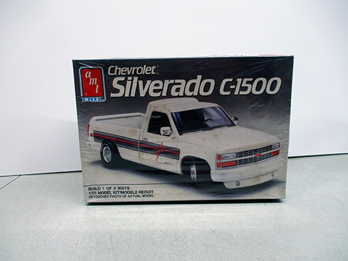 image of AMT Chevrolet Silverado C-1500 Model Kit
