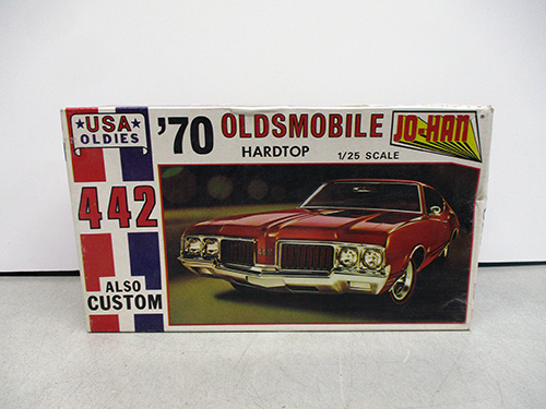 image of Jo-Han 70 Oldsmobile Hardtop Model Kit