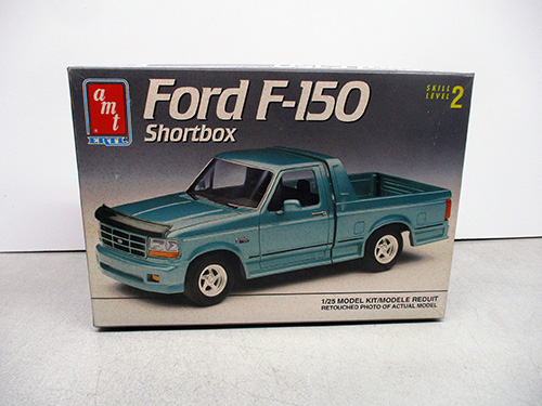image of AMT Ford F-150 Shortbox Model Kit