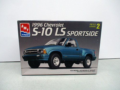 image of AMT 1996 Chevrolet S-10 LS Sportside Model Kit