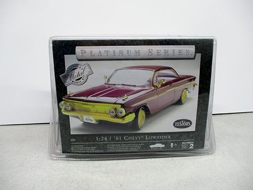 image of 1:24 1961 Chevy Lowrider Model Kit