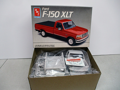 image of Monogram Ford F-150 XLT 1/24 Scale Model Kit